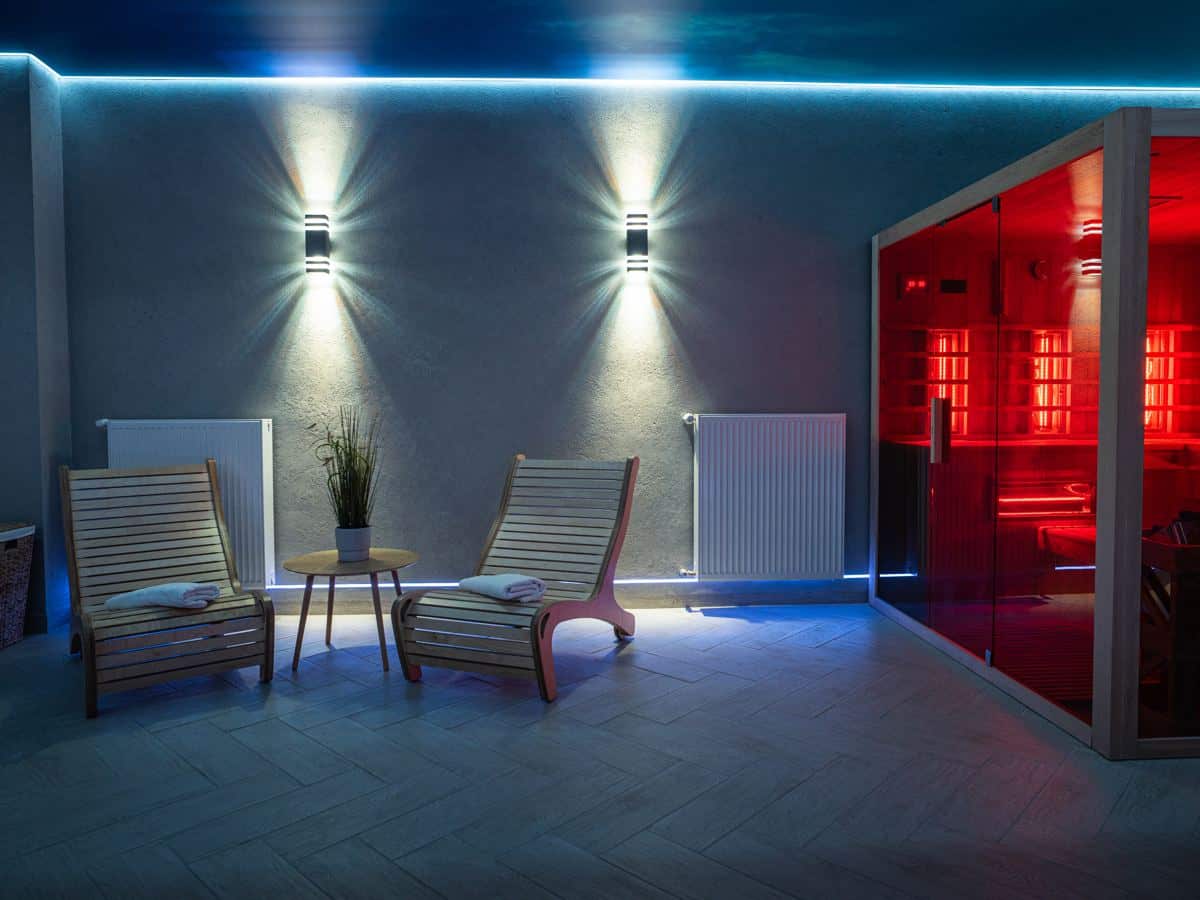 Strefa relaksu w LOGOS Warszawa: leżaki i sauna na podczerwień Strefa relaksu w LOGOS Warszawa: leżaki i sauna na podczerwień