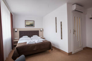 hotellogos-wwa-gal02-01-pokoje